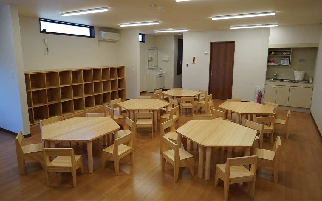 ちばの木ふれあい空間創出事業を活用した千葉県船橋市の幼稚園での家具事例