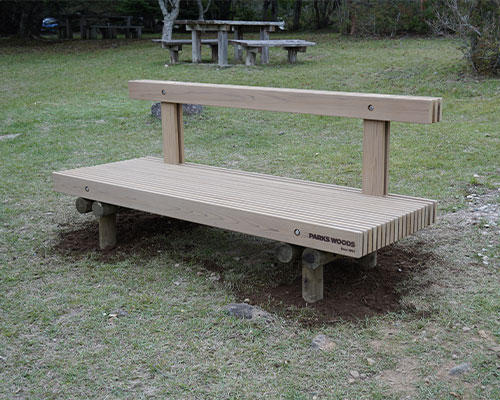 納品したPARKSWOODSベンチ