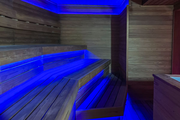 SAUNA totonou 堺東駅前店＜国産サウナ用木材 ＳＡＵＭＯ＞／大阪府 堺市