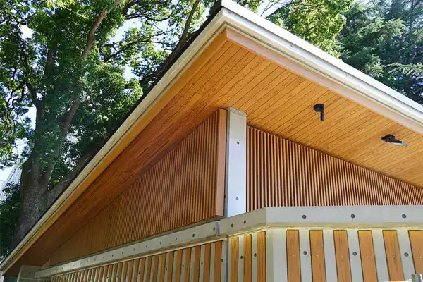 都立代々木公園　陸上競技場＜軒天、外装ルーバー：コシイ・スーパーサーモ＞