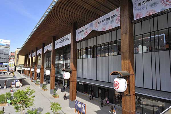 長野駅＜大庇、列柱：コシイ・スーパーサーモ＞