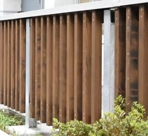 国産材を活用した塀等の設置ガイドラインに基づいた木製フェンス